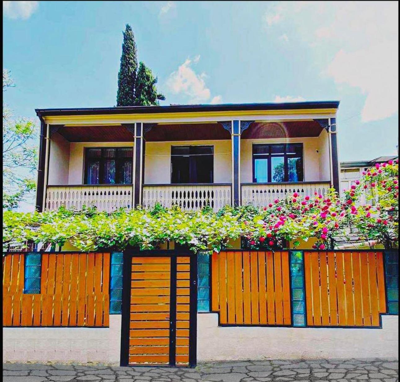 Hotel "Tbilisi Tales" In The Heart Of The Old City Exterior foto